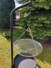 Grill ogrodowy, żuraw na wysięgniku, ruszt nierdzewny, palenisko, trójnóg